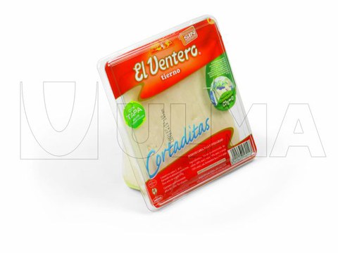 Plakken kaas onder gemodificeerde atmosfeer in thermoforming met stevige folie.